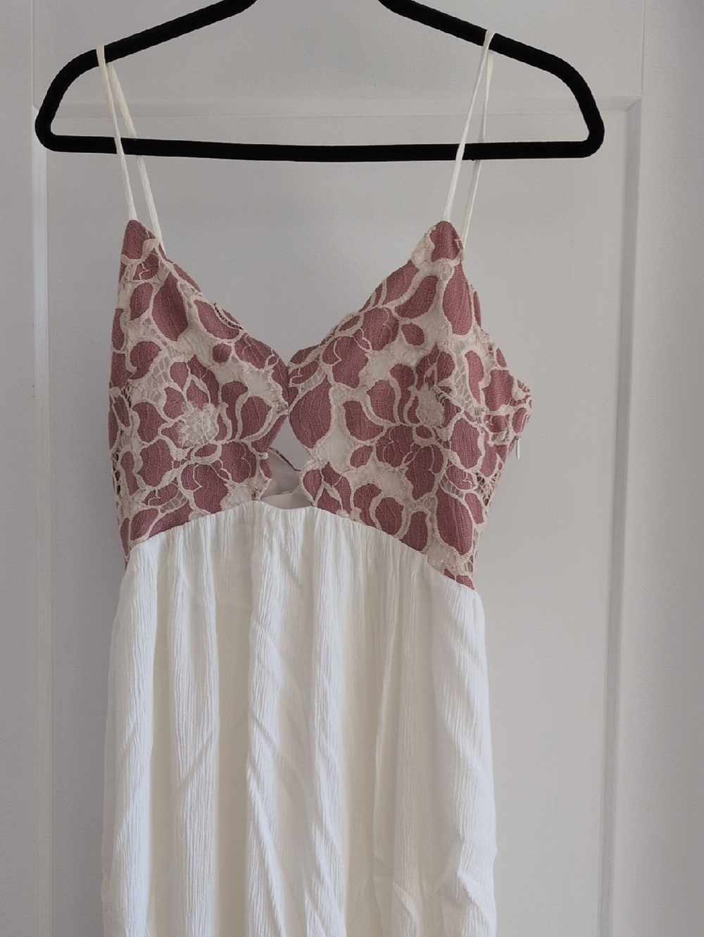 Tularosa Boho Maxi Dress with Peekaboo Rose Lace Accents - Picture 2 of 8